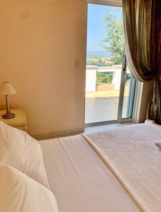Marine'S Lux Villa:Golden Sunset كالاماتا المظهر الخارجي الصورة