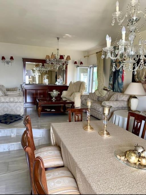Marine'S Lux Villa:Golden Sunset كالاماتا المظهر الخارجي الصورة